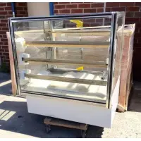 Leader HBK48-D - 48" Dry Bakery Display Case - High Volume